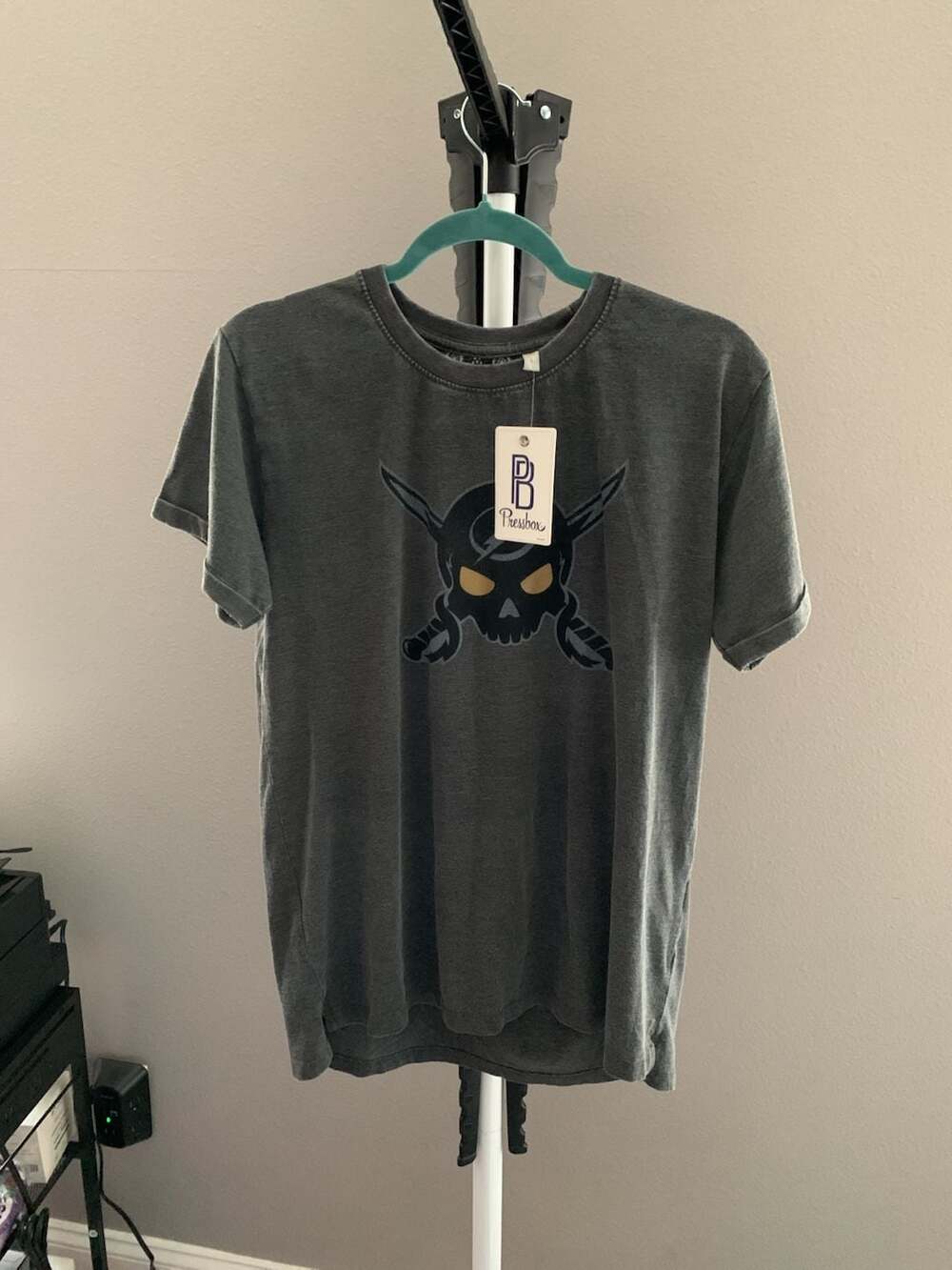 Pressbox Burn Washed Skull Graphic T-Shirt Size Large